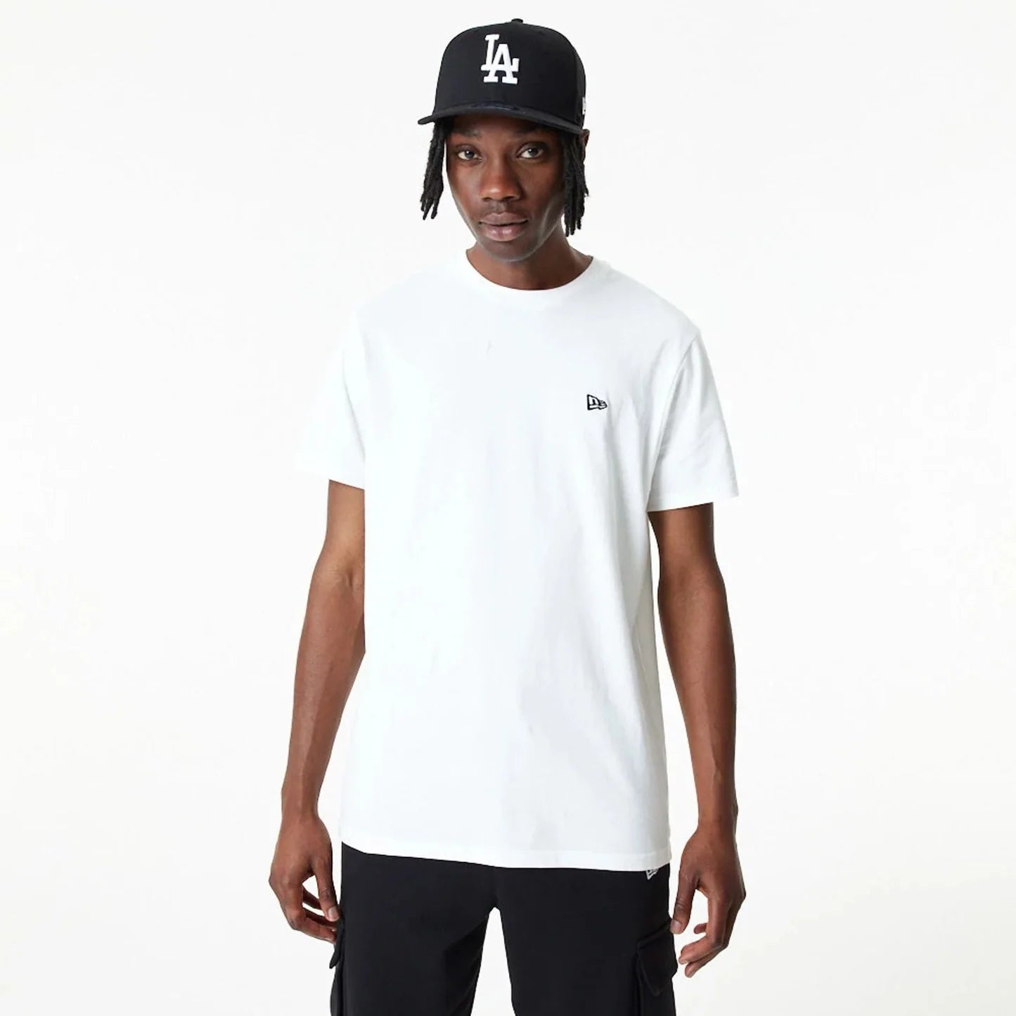 T-SHIRT ESSENTIALS LOGO