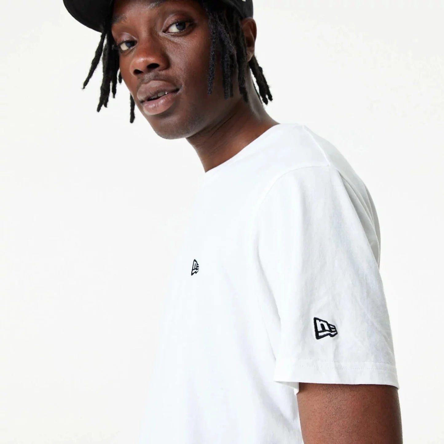 T-SHIRT ESSENTIALS LOGO