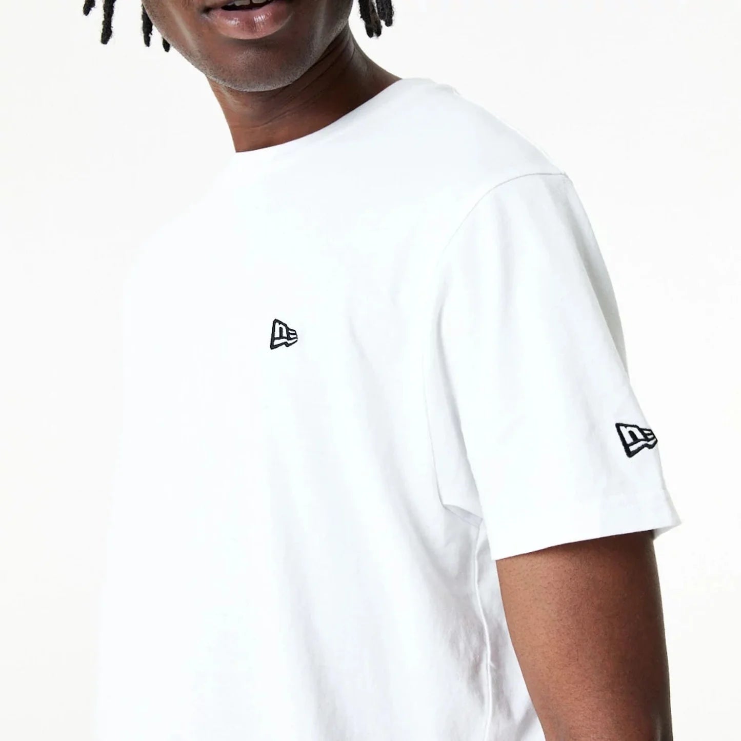 T-SHIRT ESSENTIALS LOGO