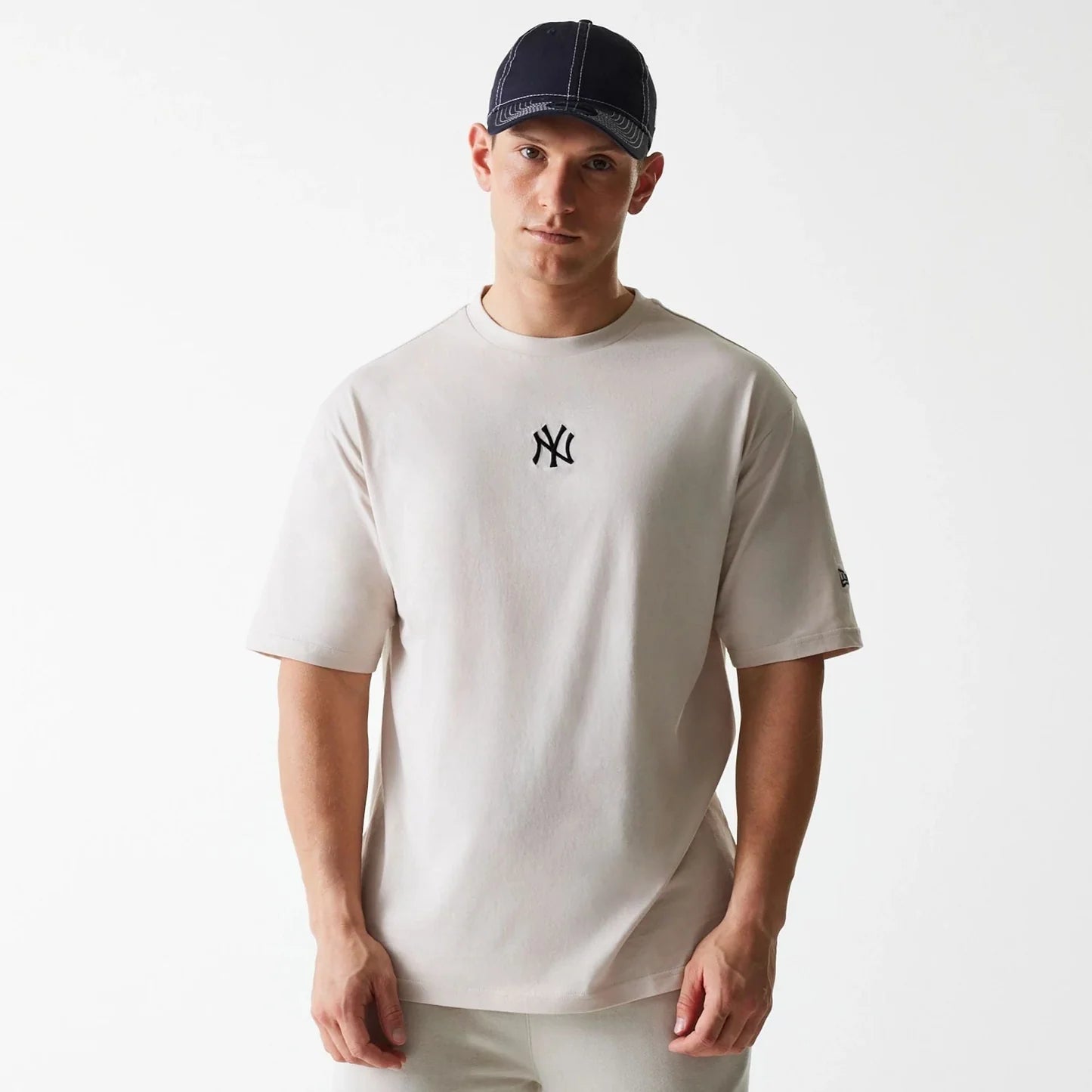 T-SHIRT NY YANKEES LEAGUE ESSENTIAL OVERSIZE