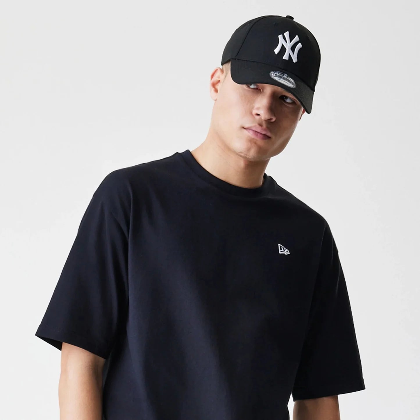 T-SHIRT ESSENTIALS PREMIUM LOGO OVERSIZE