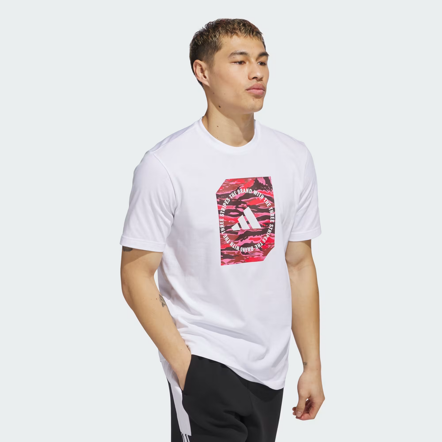 T-SHIRT CAMO SHAPE GRAPHIC