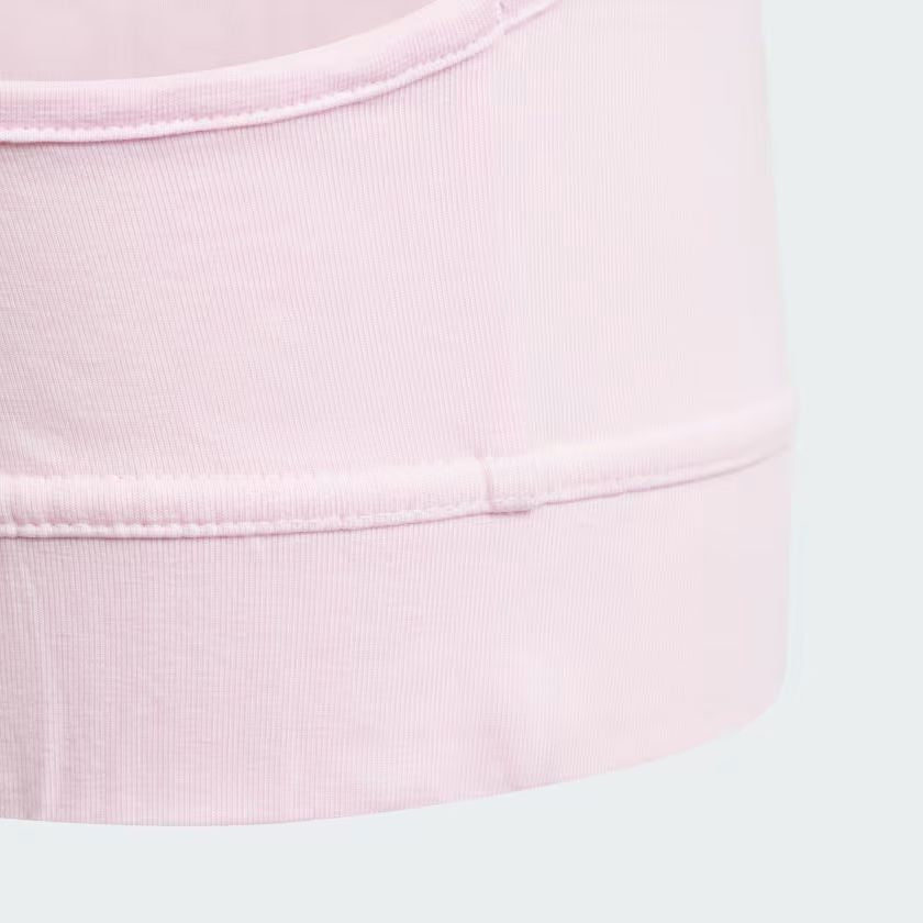 TOP GIRLS ESSENTIALS LINEAR LOGO