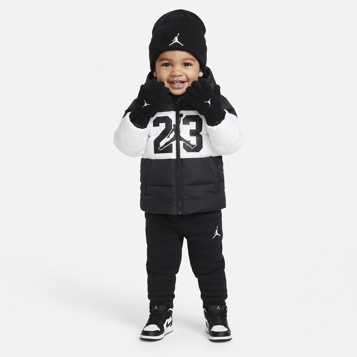 SET BAMBINO JORDAN ESSENTIALS CUFFIA E GUANTI – NERO