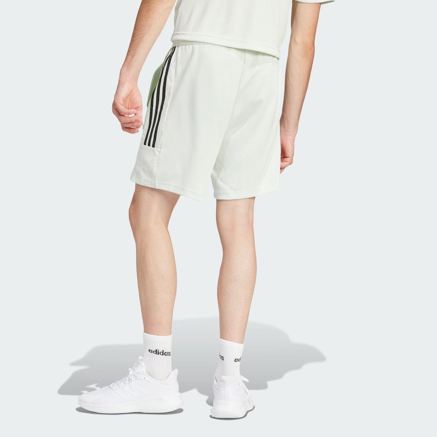 SHORT ESSENTIAL TIRO