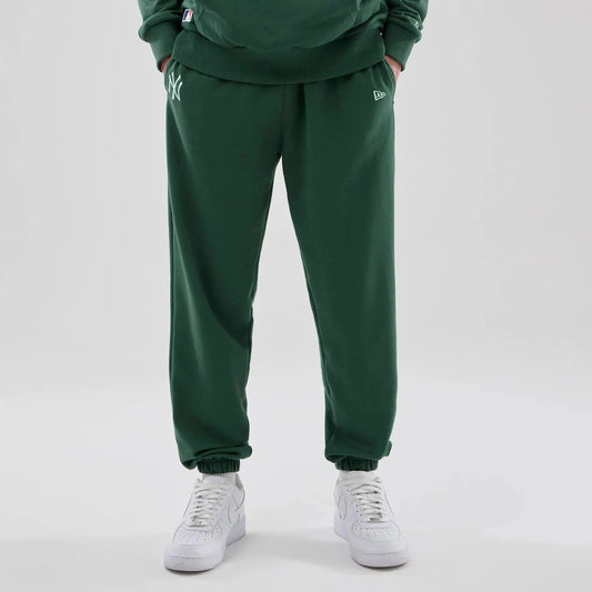 PANTALONI UOMO NEW ERA NEW YORK YANKEES ESSENTIAL FLEECE – VERDE SCURO
