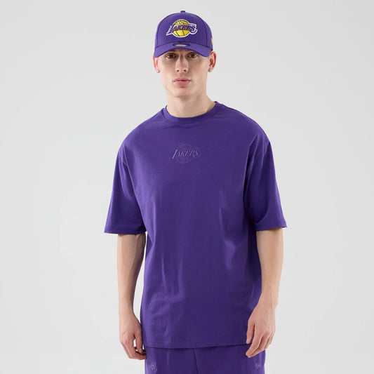 T-SHIRT OVERSIZE UOMO NEW ERA LOS ANGELES LAKERS NBA TONAL – VIOLA