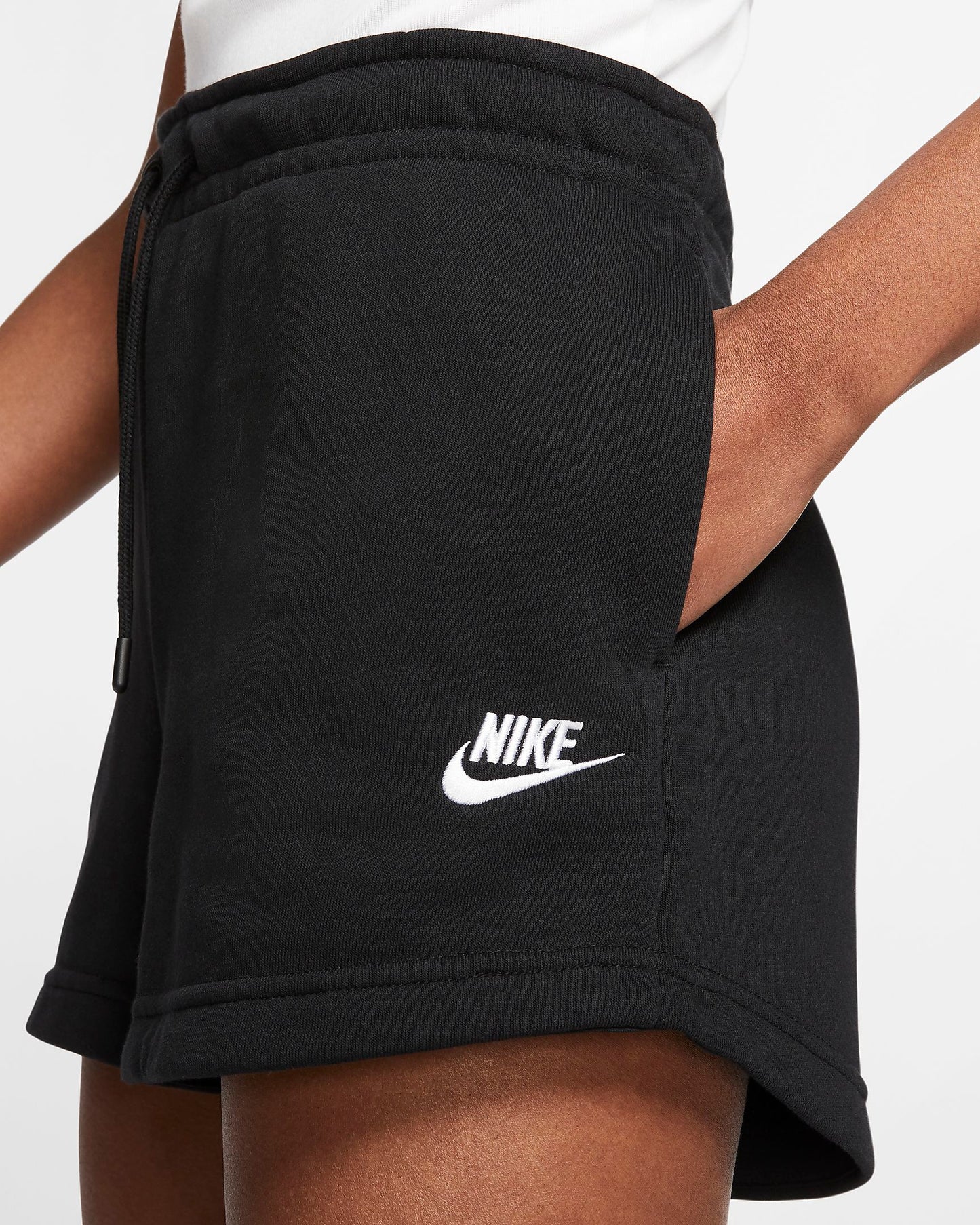 SHORT SPORTSWEAR ESSENTIAL