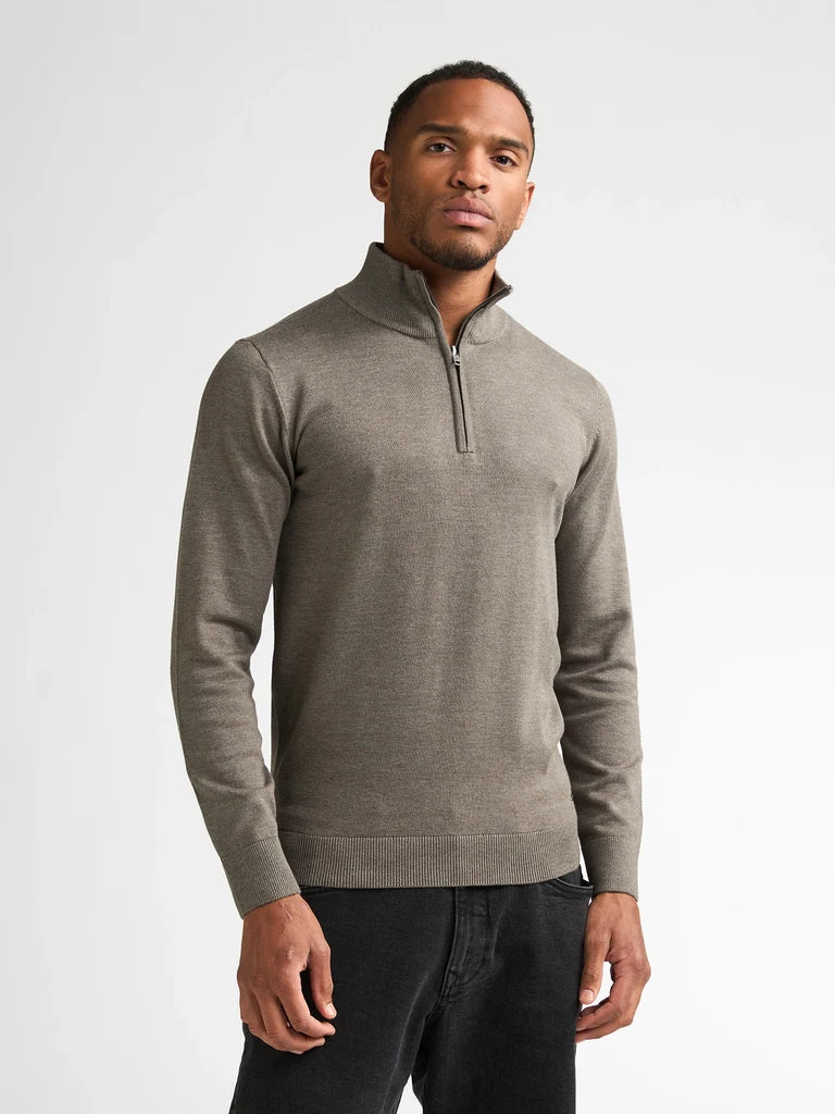 MAGLIONCINO UOMO MEZZA ZIP IN COTONE PETROL INDUSTRIES – NOCCIOLA