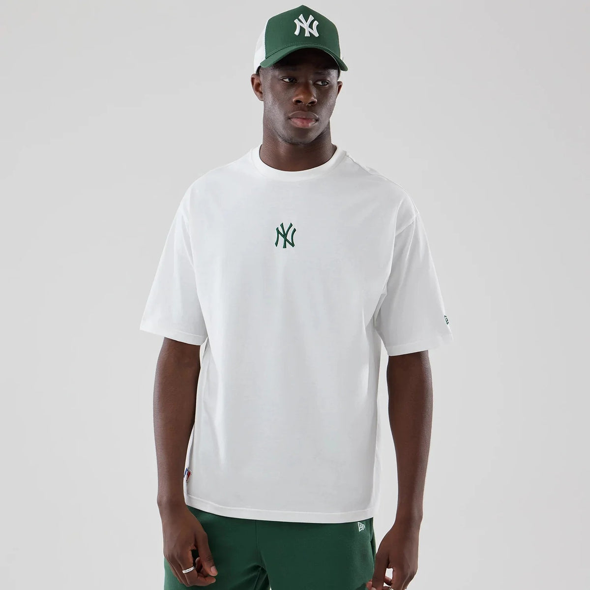T-SHIRT OVERSIZE UNISEX NEW ERA NEW YORK YANKEES MLB MIDI LEAGUE ESSENTIAL – BIANCO