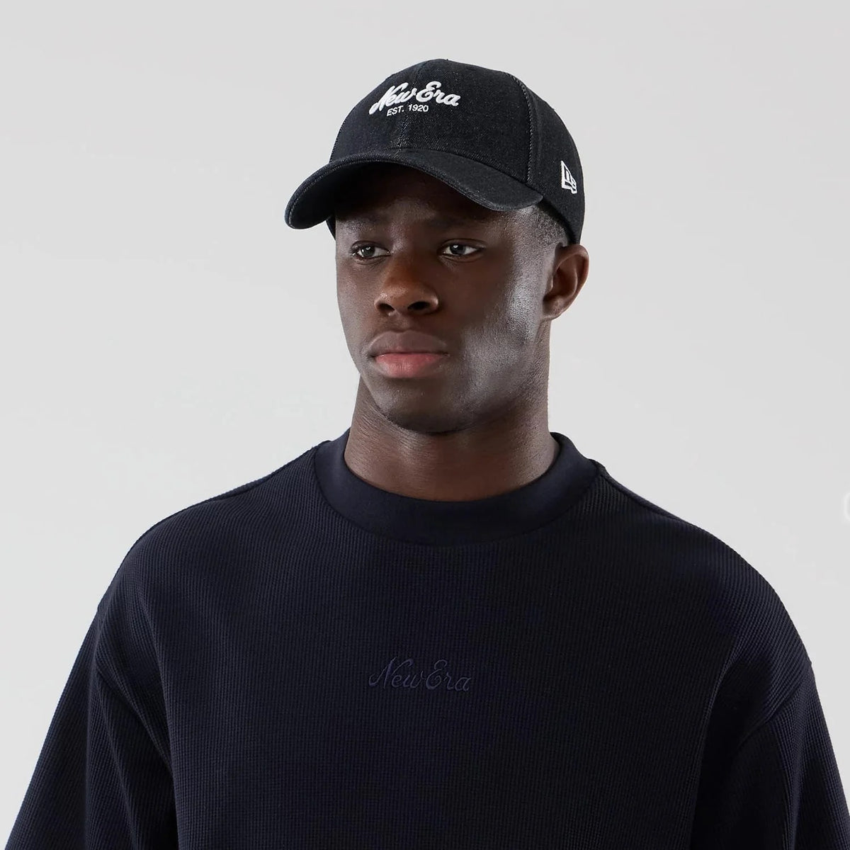T-SHIRT BOXY UOMO NEW ERA WAFFLE HERITAGE SCRIPT – BLU NAVY