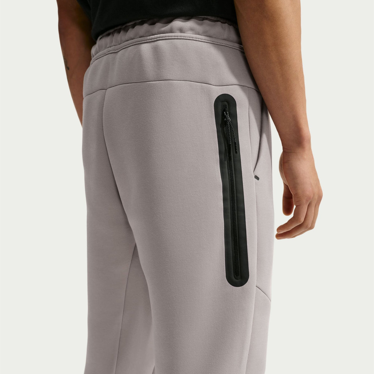 PANTALONI UOMO NIKE TECH FLEECE JOGGERS – GRIGIO