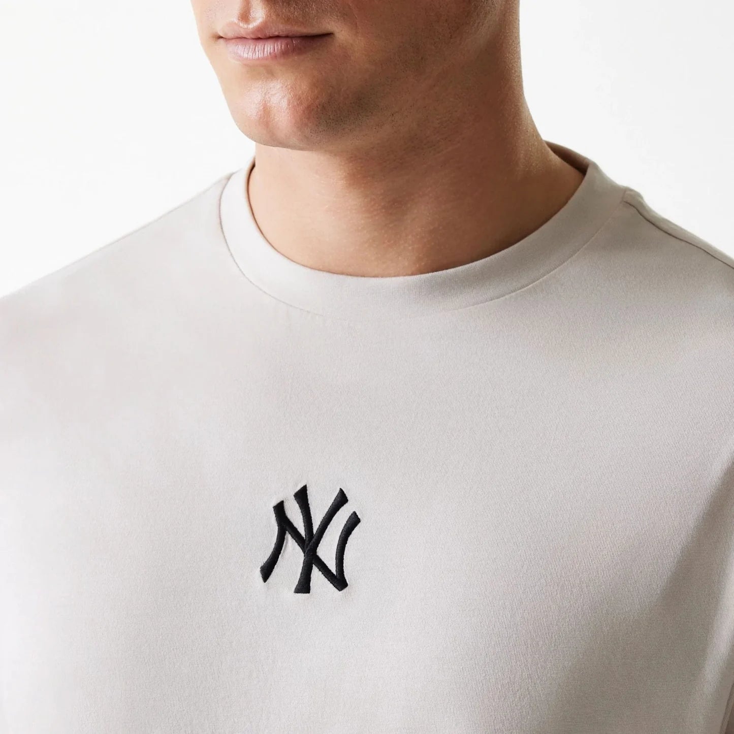 T-SHIRT NY YANKEES LEAGUE ESSENTIAL OVERSIZE