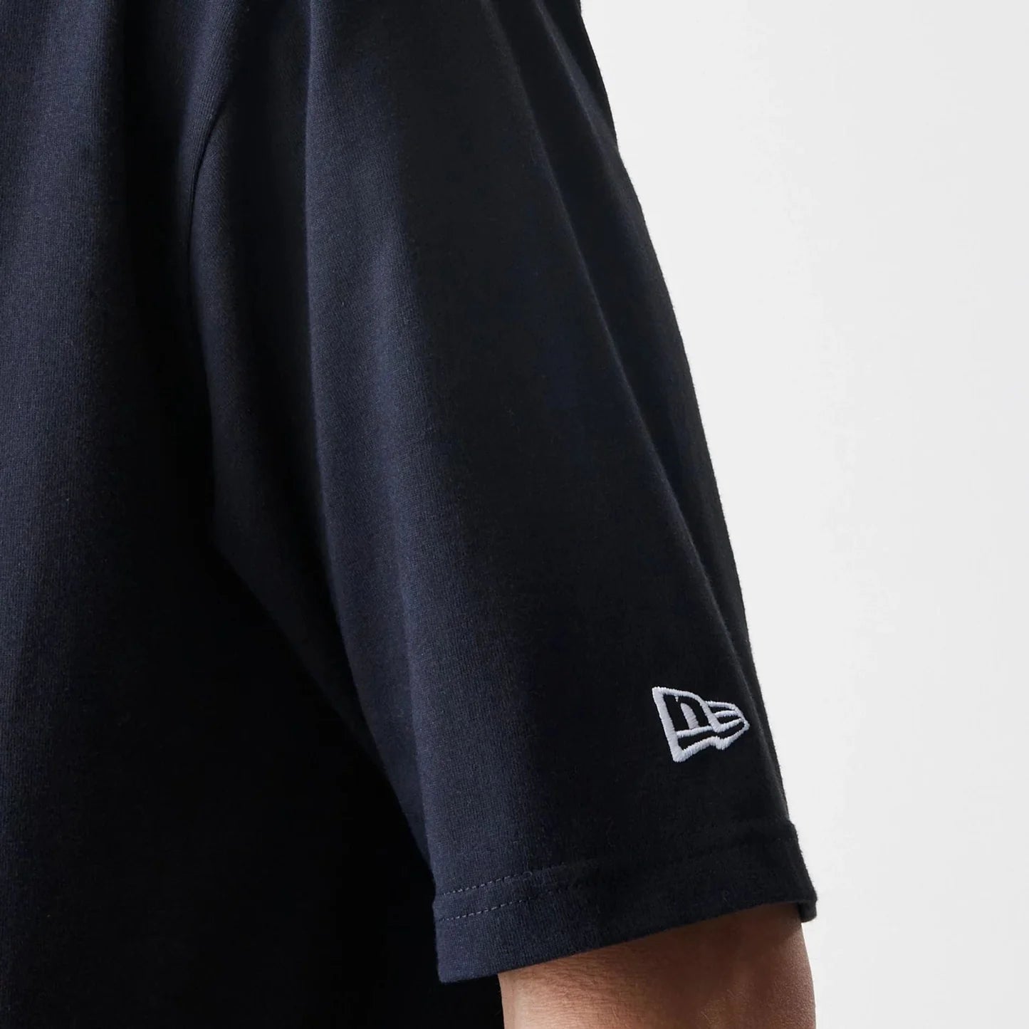 T-SHIRT ESSENTIALS PREMIUM LOGO OVERSIZE