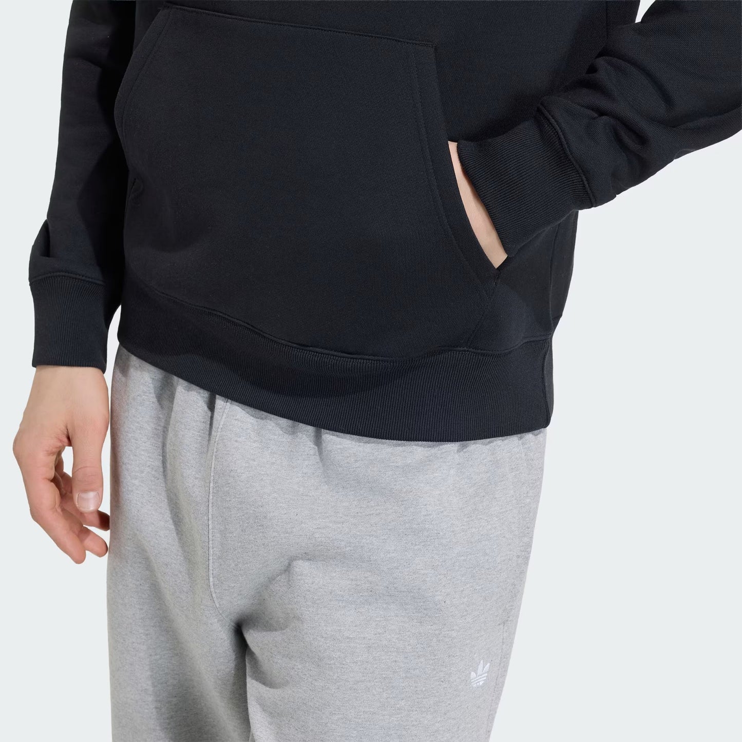 FELPA ESSENTIALS TREFOIL FLEECE