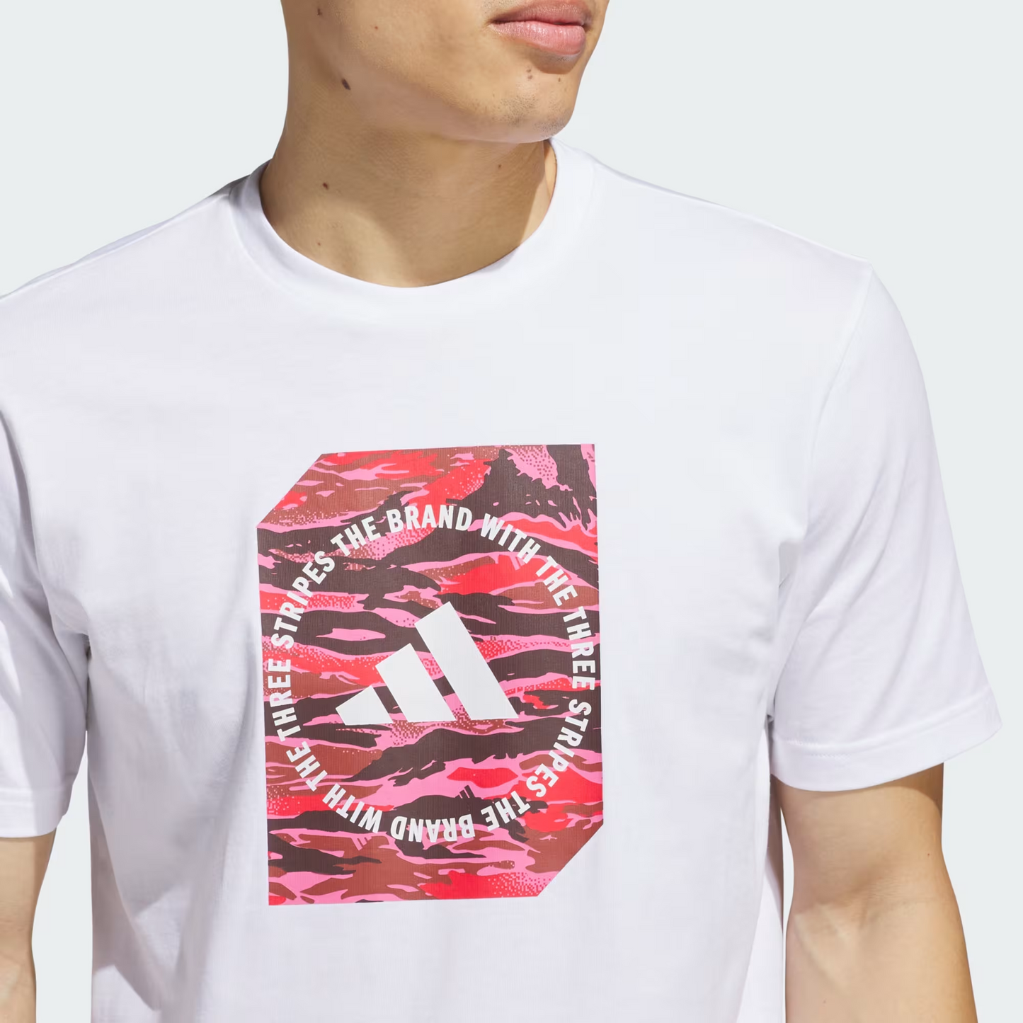 T-SHIRT CAMO SHAPE GRAPHIC