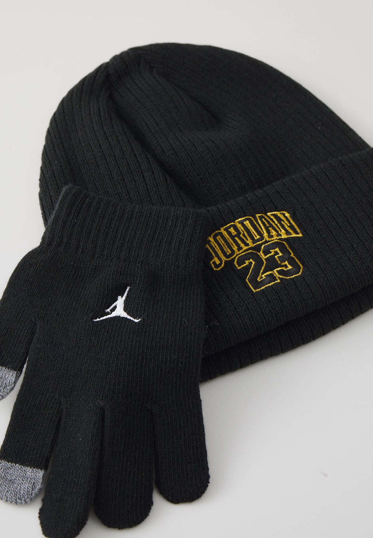 SET RAGAZZO JORDAN 23 CUFFIA E GUANTI – NERO
