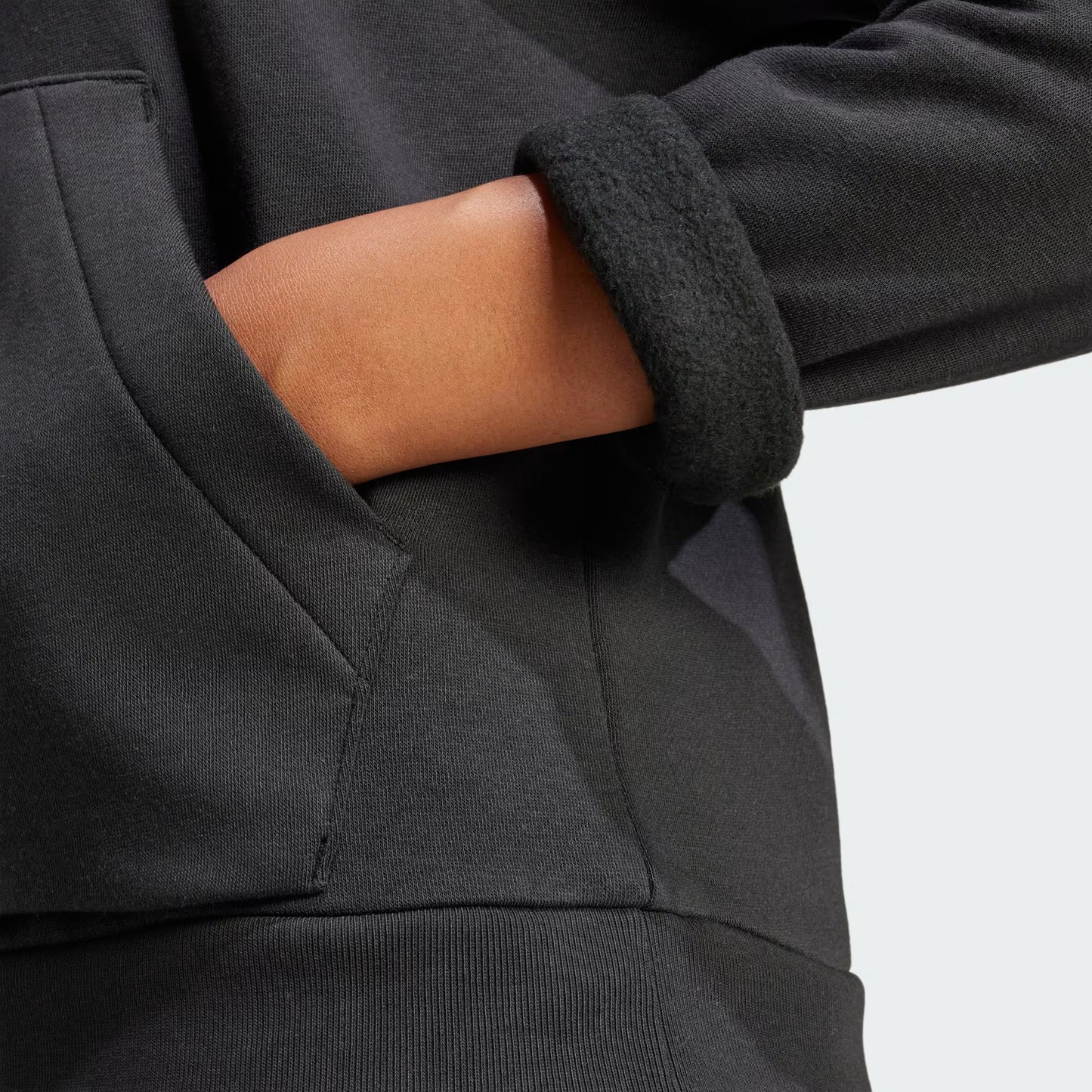 FELPA ESSENTIAL LOGO FEEL COZY