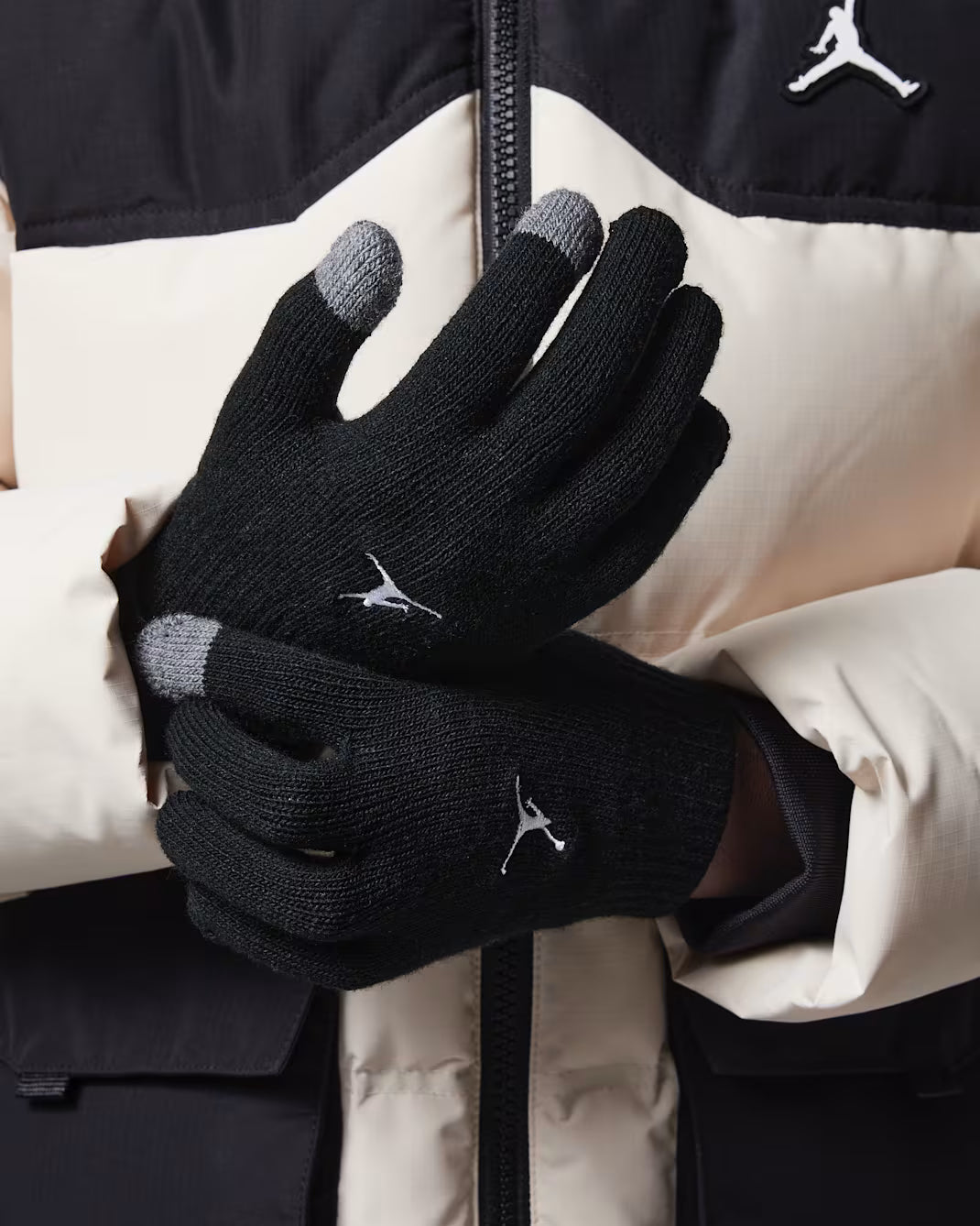 SET RAGAZZO JORDAN ESSENTIALS CUFFIA E GUANTI – NERO