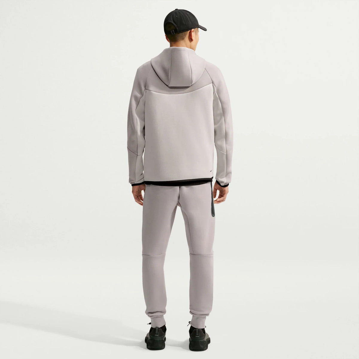 PANTALONI UOMO NIKE TECH FLEECE JOGGERS – GRIGIO