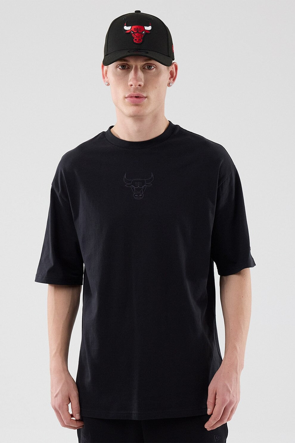 T-SHIRT OVERSIZE UOMO NEW ERA CHICAGO BULLS NBA LEAGUE EDITION TONAL – NERO