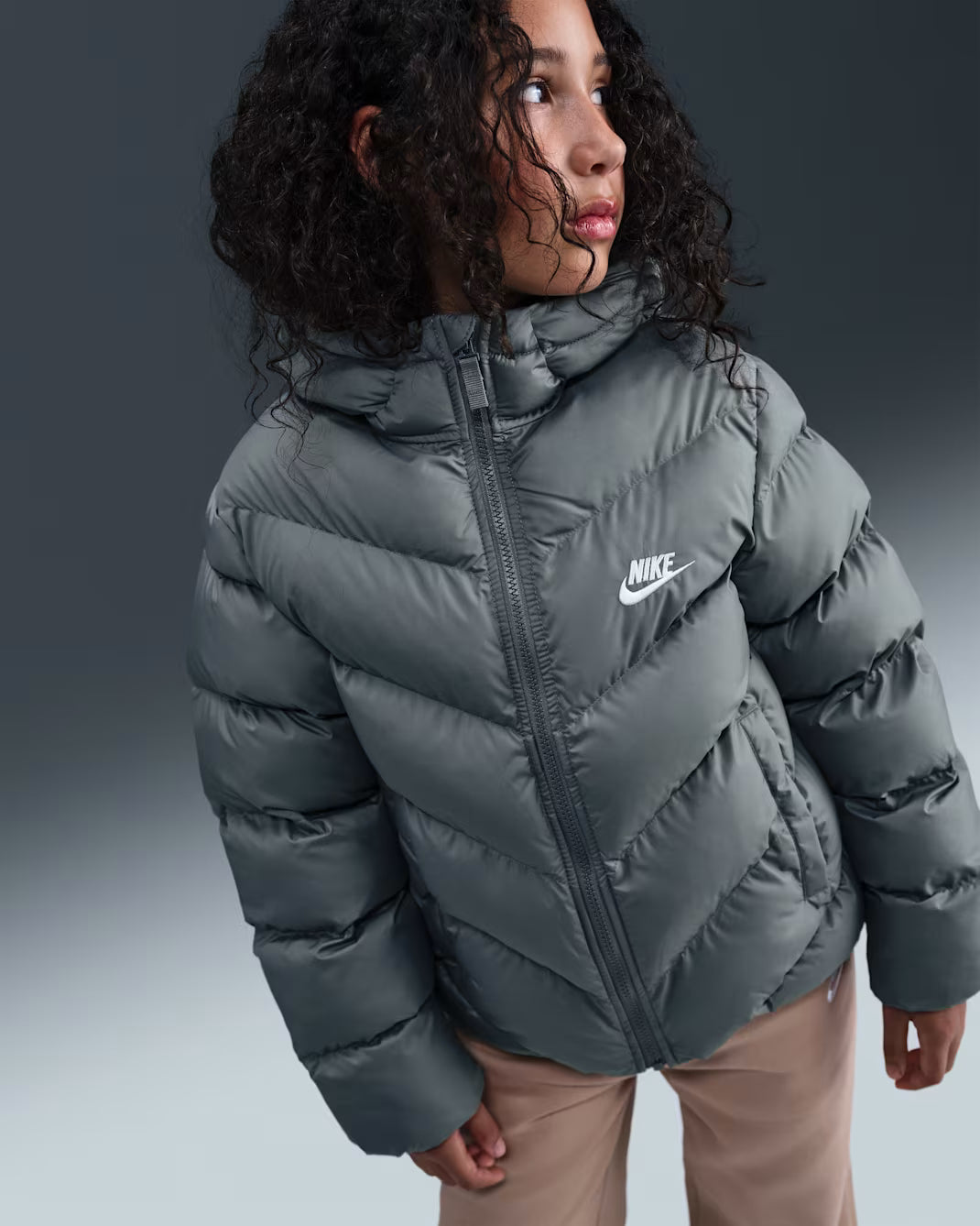 GIUBBOTTO RAGAZZO NIKE THERMA-FIT ALL DAY PLAY PUFFER – GRIGIO