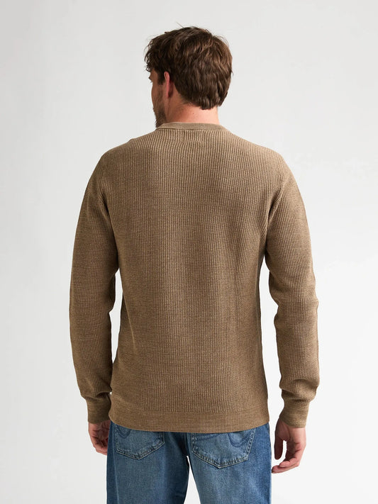 MAGLIA UOMO GIROCOLLO IN COTONE LEGGERO TESTURIZZATO PETROL INDUSTRIES REGULAR FIT – MARRONE
