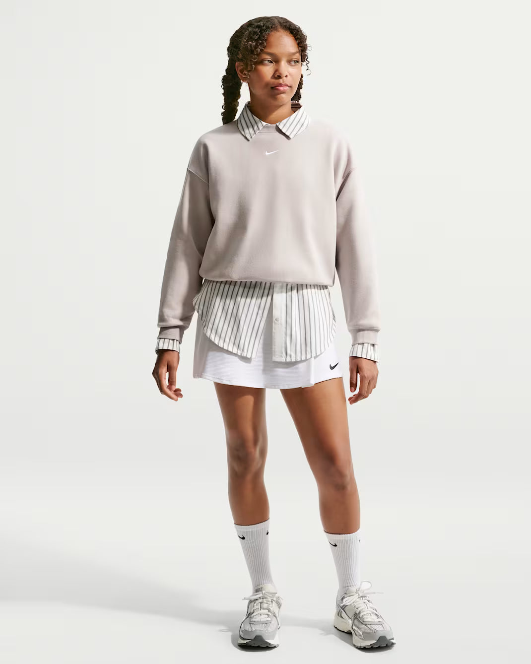 FELPA BAMBINA NIKE SWOOSH BOXY GIROCOLLO – GRIGIO