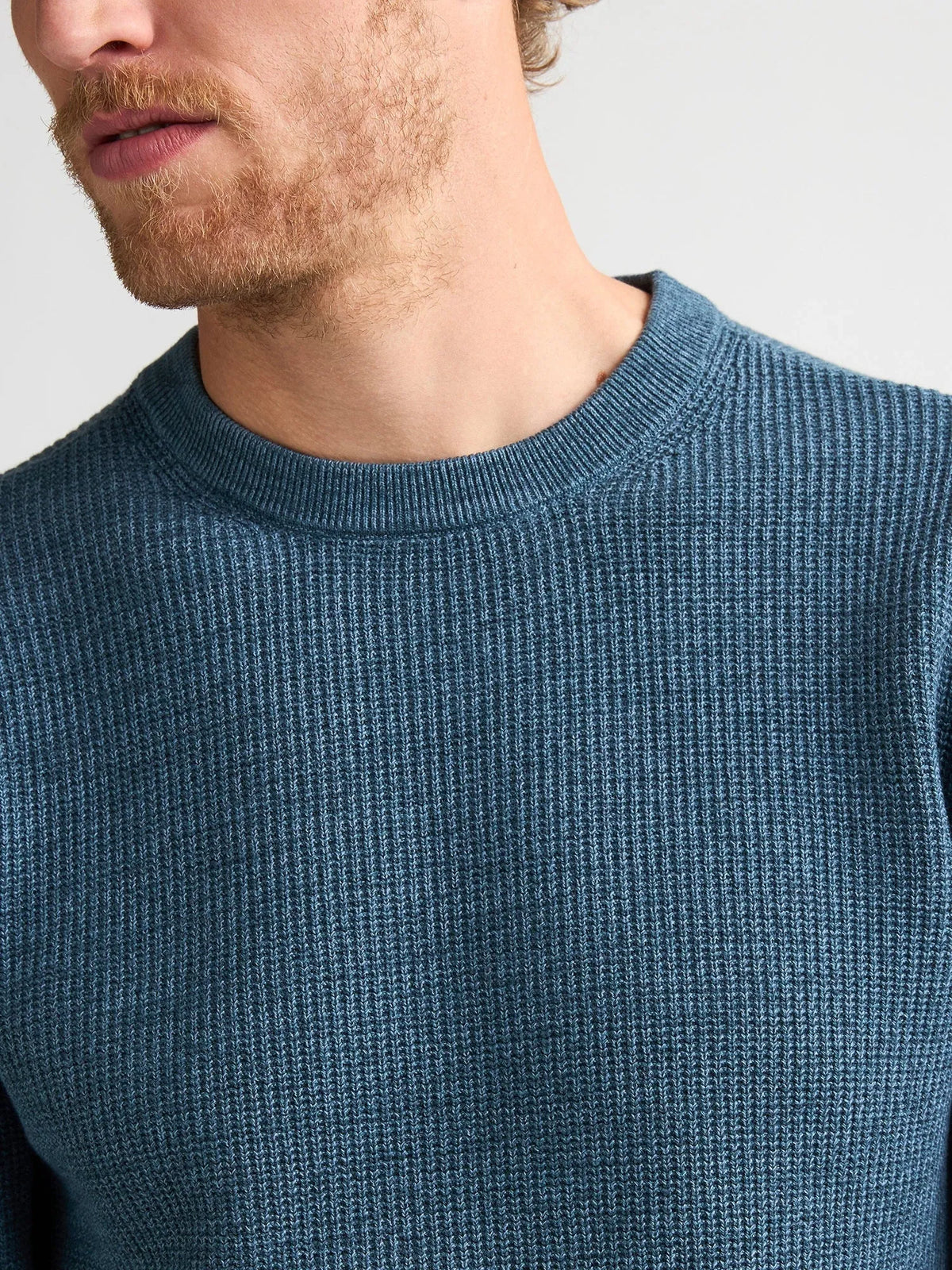 MAGLIA UOMO GIROCOLLO IN COTONE LEGGERO TESTURIZZATO PETROL INDUSTRIES REGULAR FIT – STORM BLUE