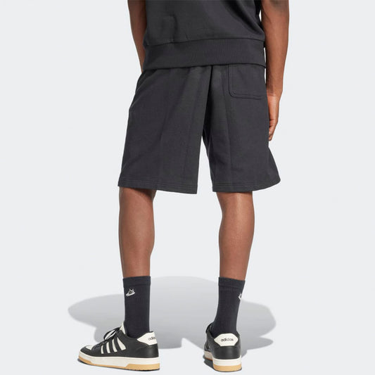 SHORT ESSENTIAL ELEVATED