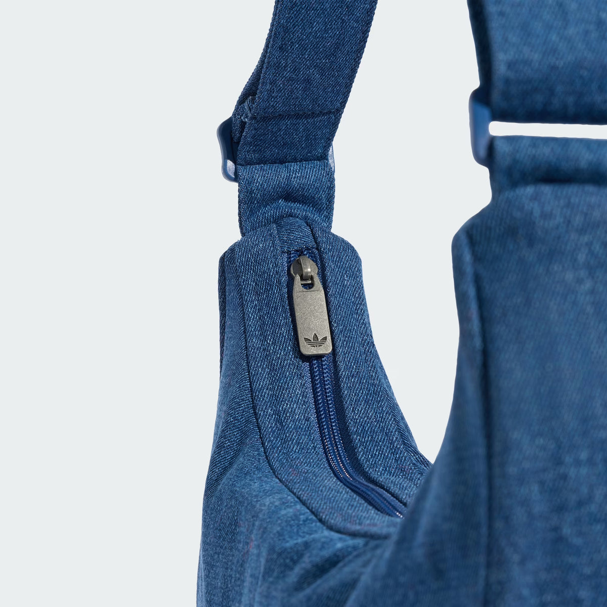 BORSA A MEZZALUNA ADIDAS ADICOLOR DENIM – BLU - foto 6