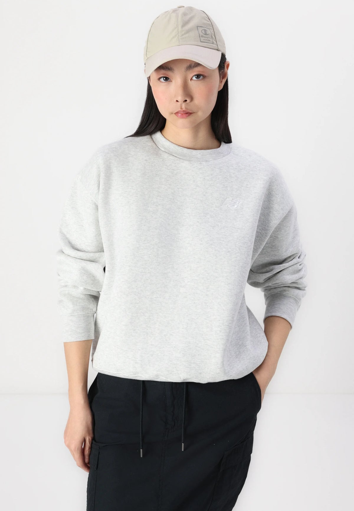 FELPA GIROCOLLO DONNA NEW BALANCE ESSENTIALS – GRIGIO - foto 3