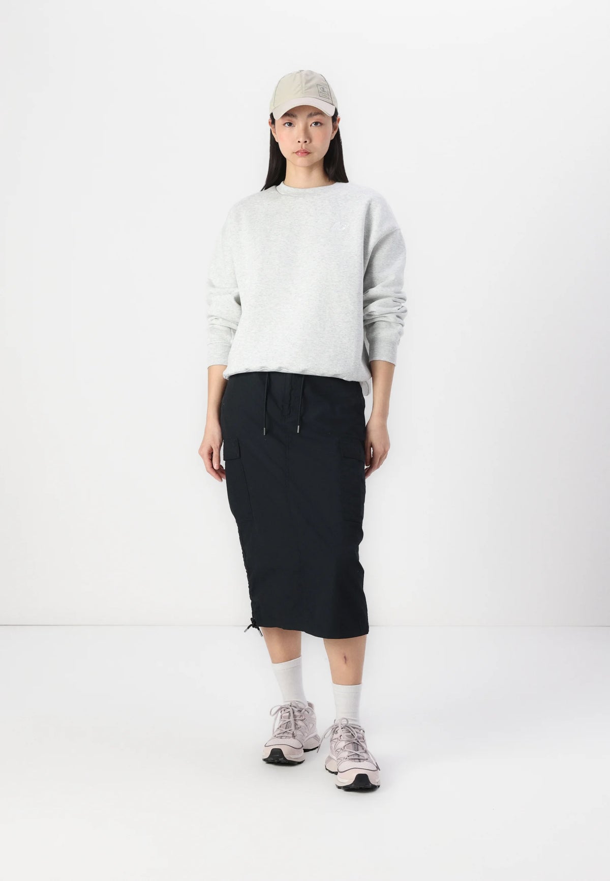 FELPA GIROCOLLO DONNA NEW BALANCE ESSENTIALS – GRIGIO - foto 4