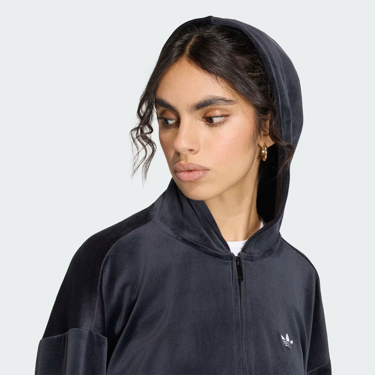 GIACCA CON ZIP DONNA ADIDAS ESSENTIALS VELOUR – NERO - foto 5