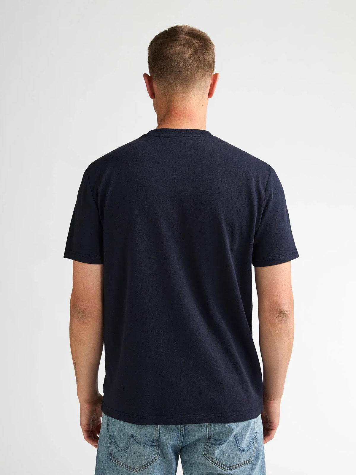 T-SHIRT UOMO IN COTONE PETROL INDUSTRIES ROYAL NAVY – REGULAR FIT CON STAMPA PETTO