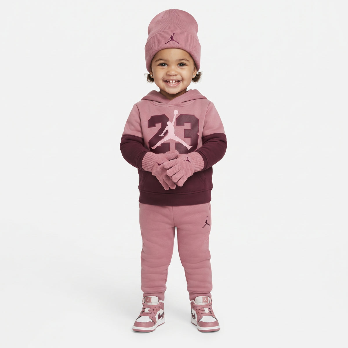 SET BAMBINA JORDAN ESSENTIALS CUFFIA E GUANTI – ROSA