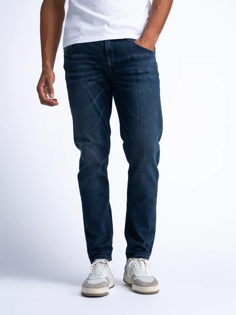 JEANS RUSSEL REGULAR TAPERED FIT ROADRUNNER