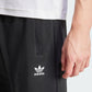 SHORT ESSENTIALS TREFOIL