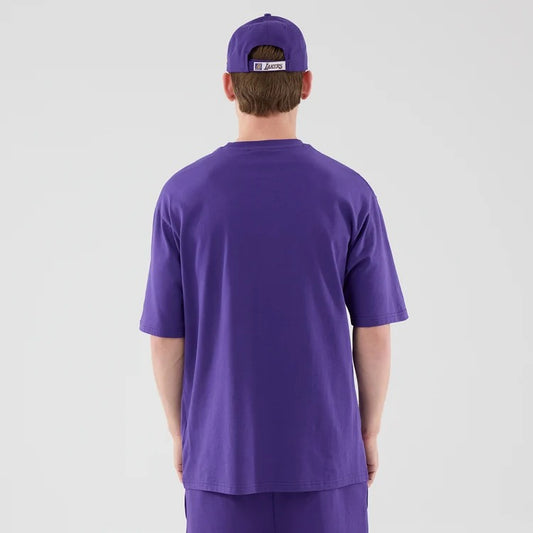 T-SHIRT OVERSIZE UOMO NEW ERA LOS ANGELES LAKERS NBA TONAL – VIOLA