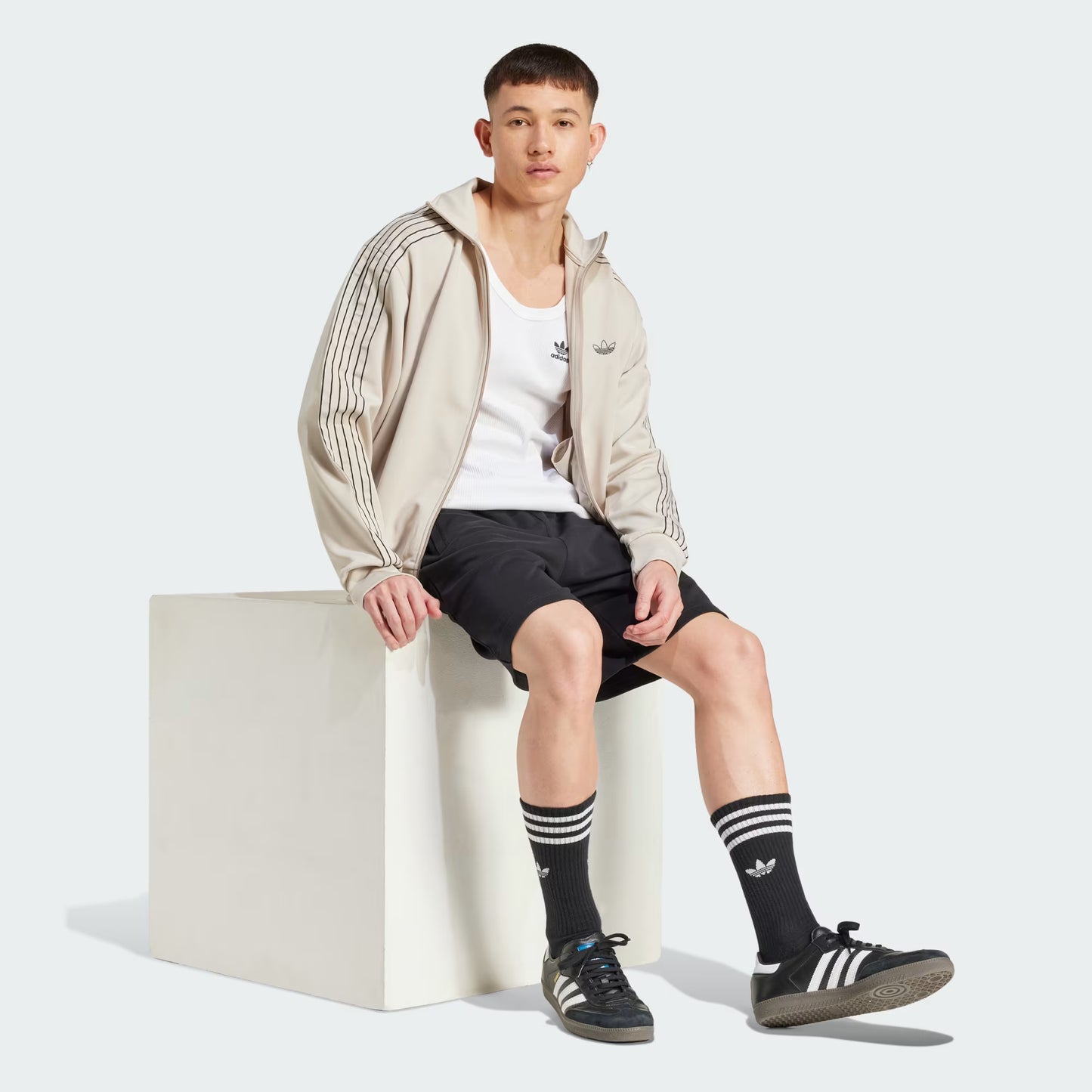 SHORT ESSENTIALS TREFOIL